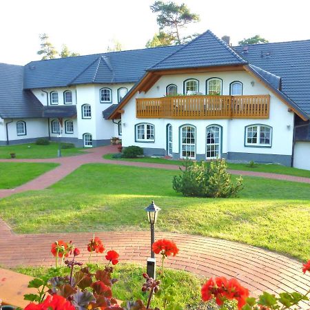 Landhaus Mueritzgarten Hotel Garni Röbel エクステリア 写真