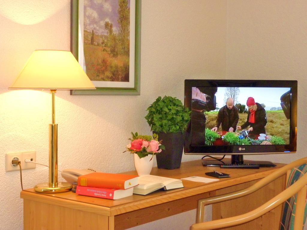 Landhaus Mueritzgarten Hotel Garni Röbel エクステリア 写真